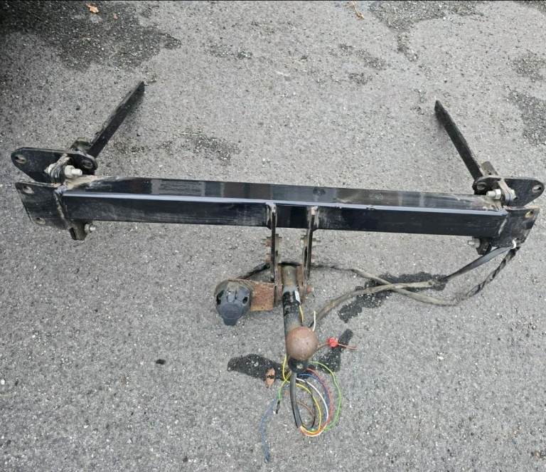 Subaru Outback Estate 2003-2009 Towbar With fittings