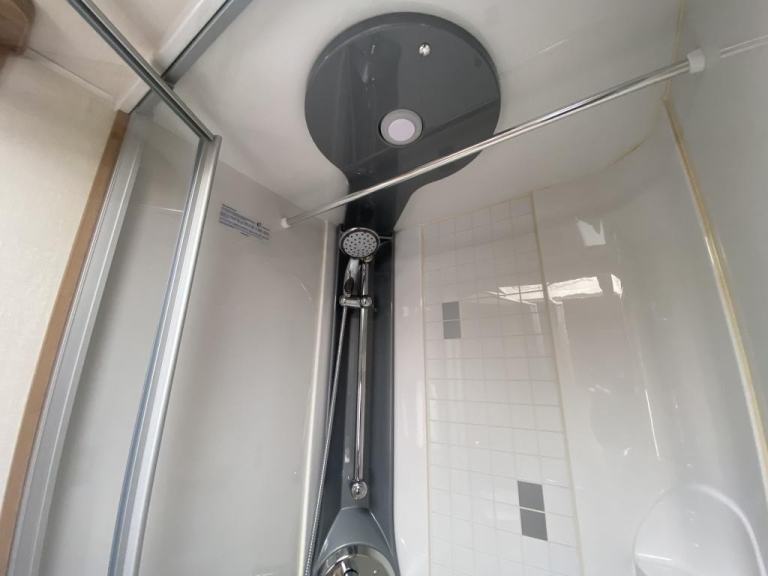 2017 LUNAR CLUBMAN ES LUXURY TOURING CARAVAN