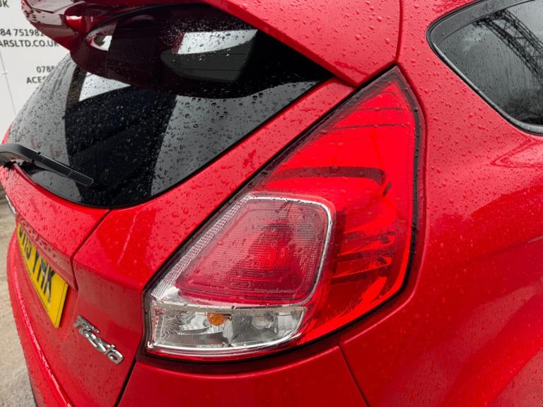 2015 Ford Fiesta 1.0 EcoBoost 140 Zetec S Red 3dr HATCHBACK PETROL Manual