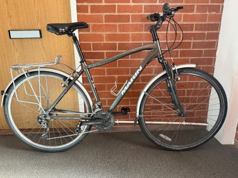 Marin San Rafael Road and Touring bike. 27 Gears, 19 inch frame and rear pannier rack