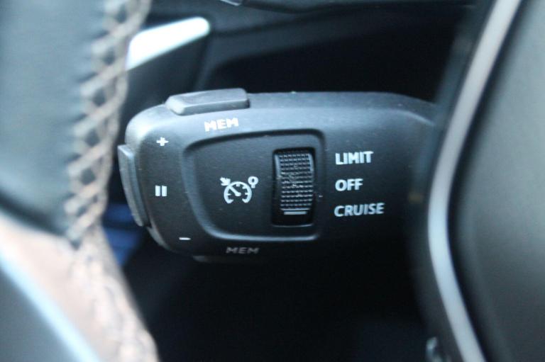 2022 Peugeot 3008 1.2 PureTech Allure Premium EAT Euro 6 (s/s) 5dr HATCHBACK Petrol Automatic