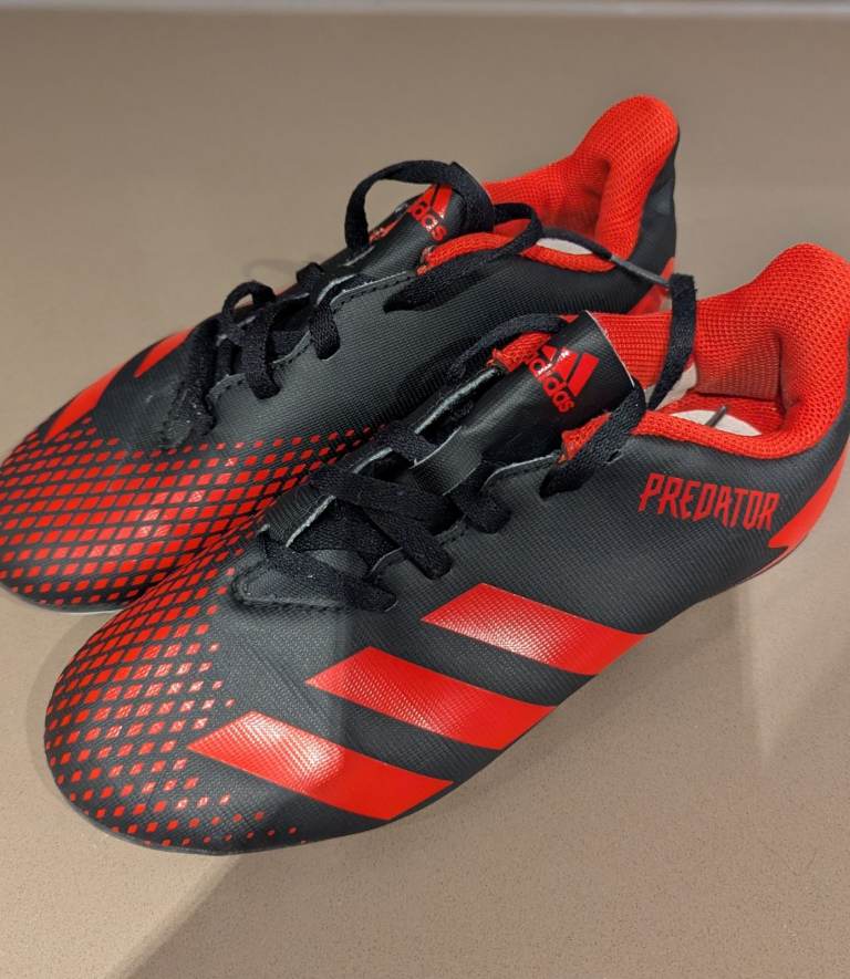 ADIDAS PREDATOR kids football boots - UK 2 