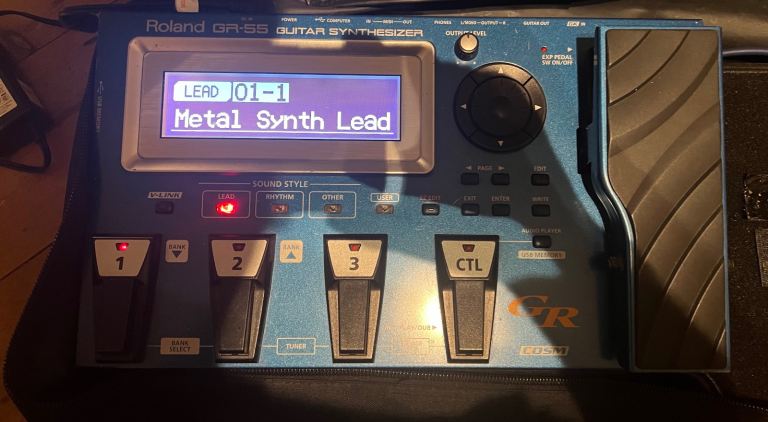 Roland GR55 with 13 pin cable and original power supply 