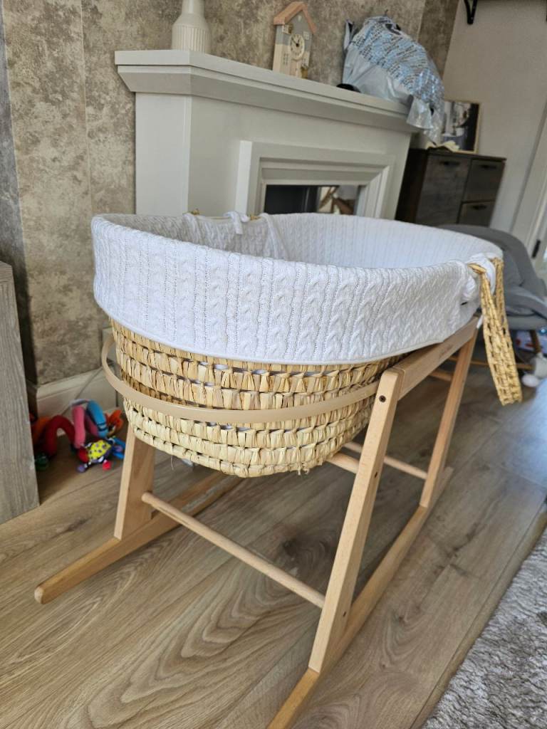 Little green sheep rocking moses basket