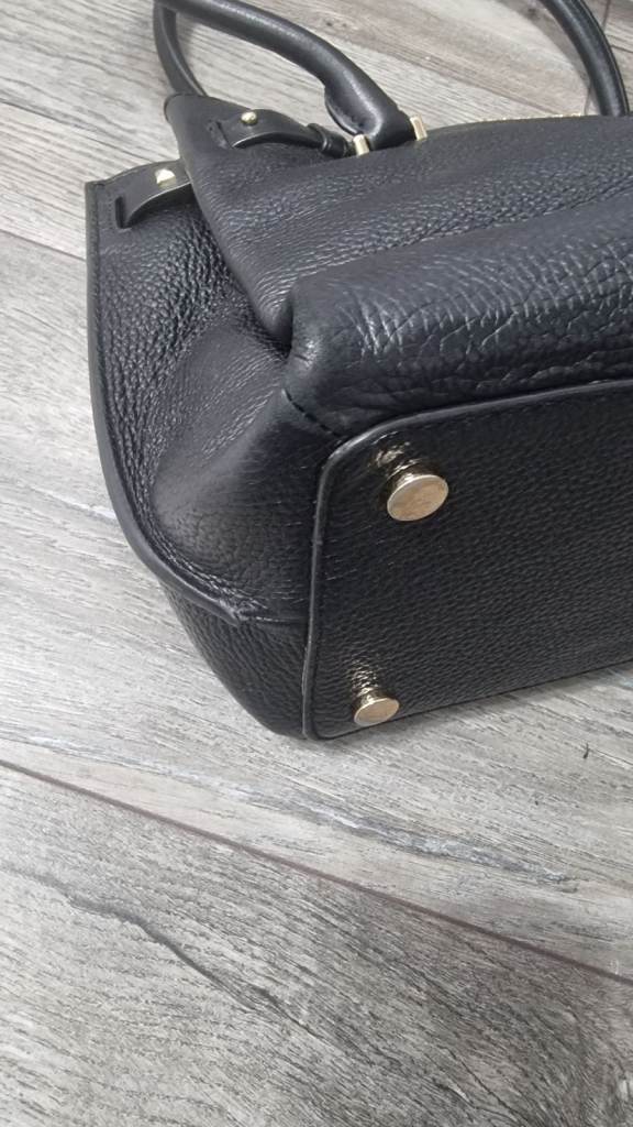 MICHAEL KORS GENUINE LEATHER BAG 