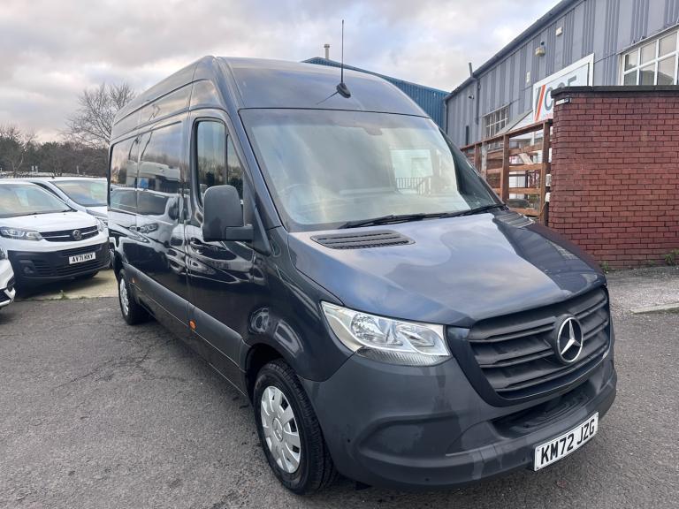 image for 2022 72 Mercedes-Benz Sprinter 2.0 315 CDI Premium FWD L2 H2 *APPLEPLAY/AIR CON