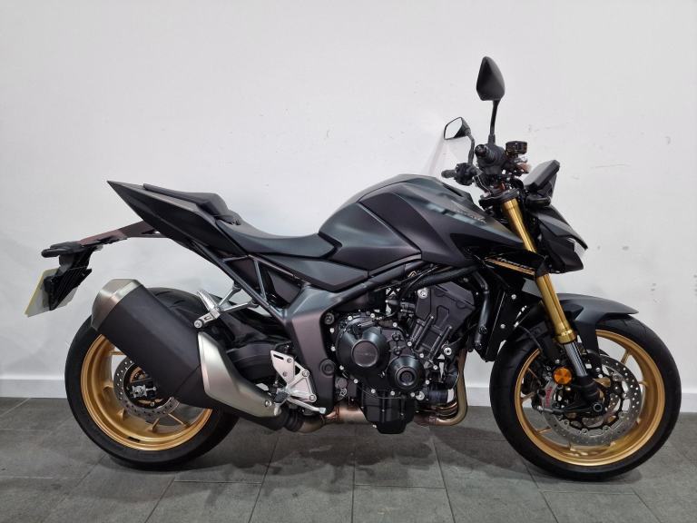 2025 Honda CB1000SP, 594 Miles, Ohlins TTX Pro-Link Rear Shock, Brembo Calipers