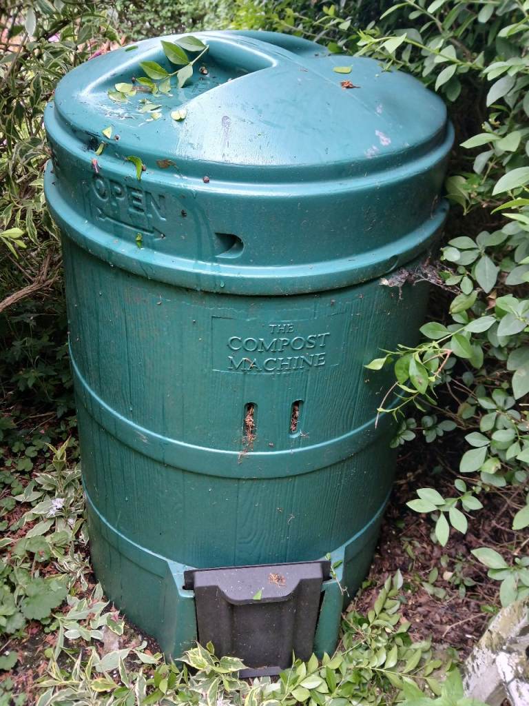 Free compost bin