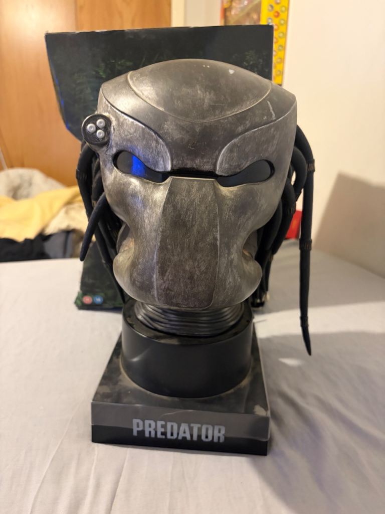SCHWARZENEGGER PREDATOR 3D ULTIMATE HUNTING TROPHY LIMITED EDITON 