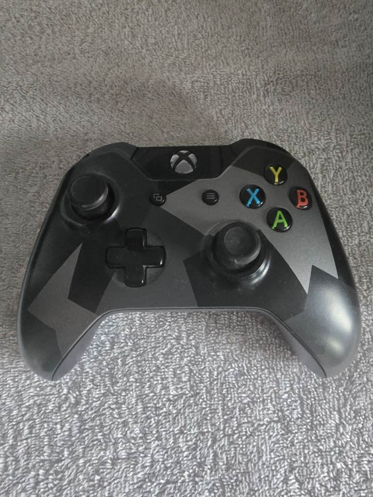 Official Xbox one wireless controller. Covert forces. Rare 