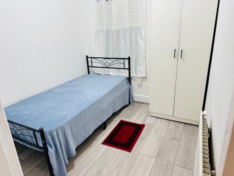 Single Room for Rent