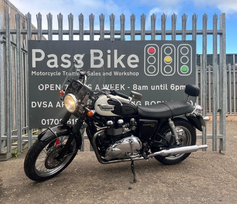 2009 Triumph Bonneville T100 865 Classic British Motorcycle