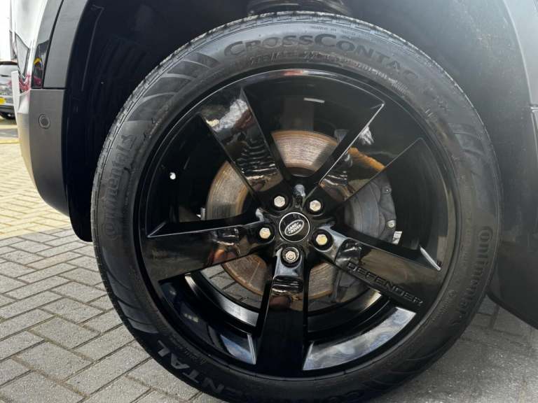 2023 Land Rover Defender 3.0 D250 Hard Top SE Auto PANEL VAN DIESEL Automatic