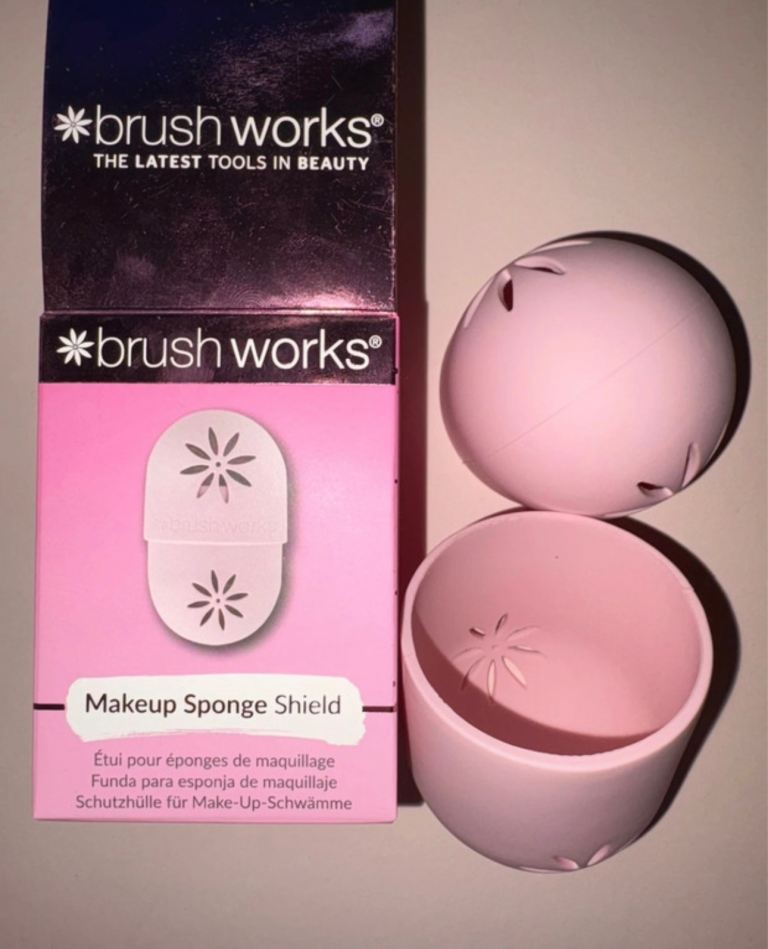 Brushworks makeup sponge shield/ travel case 