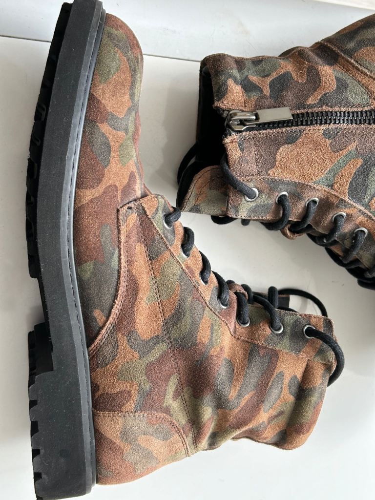 Boots Men’s Size 8