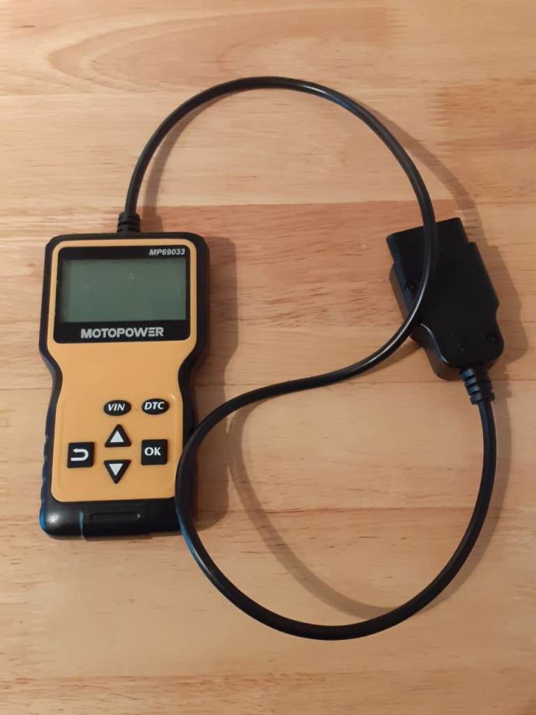 MOTOPOWER MP69033 OBD2 Scanner Universal Car Engine Fault Code Reader