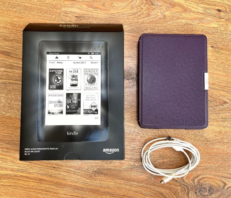 Amazon Kindle Paperwhite 1st Gen Bundle