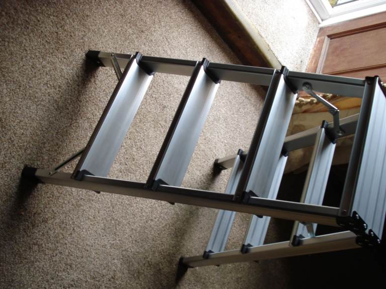 Double Sided Aluminium Ladder 3 steps + wide Top level - NEW