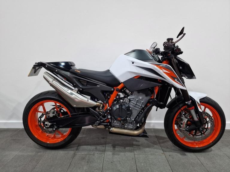 2020 KTM 890 DUKE R, Full Tech Pack, Maxton Rear Shock, 4412 Miles, Super Clean!