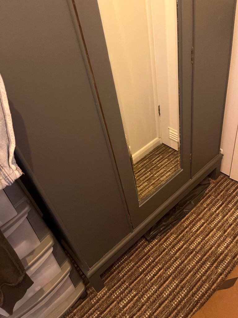 Vintage wardrobe  re available PLEASE CHECK YOUR VEHICLE IS ABLE TO FIT WARDROBE SIZE ON DISCRIPTION