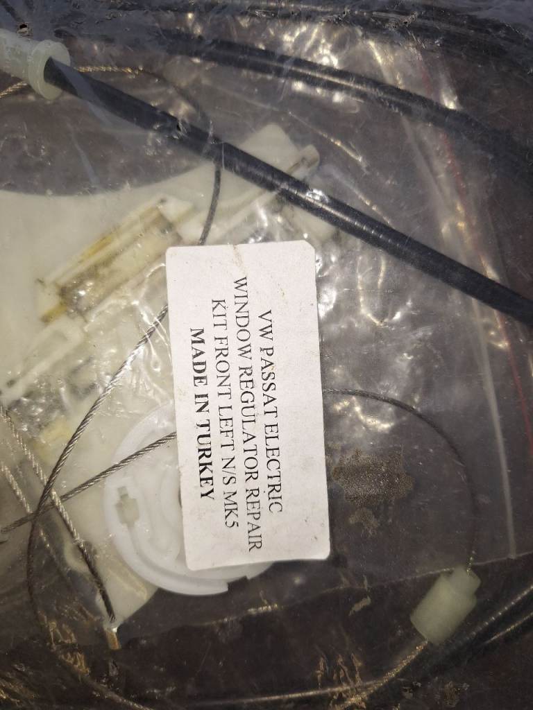 VW Passat  Mk 5 electric window regulator repair kit.