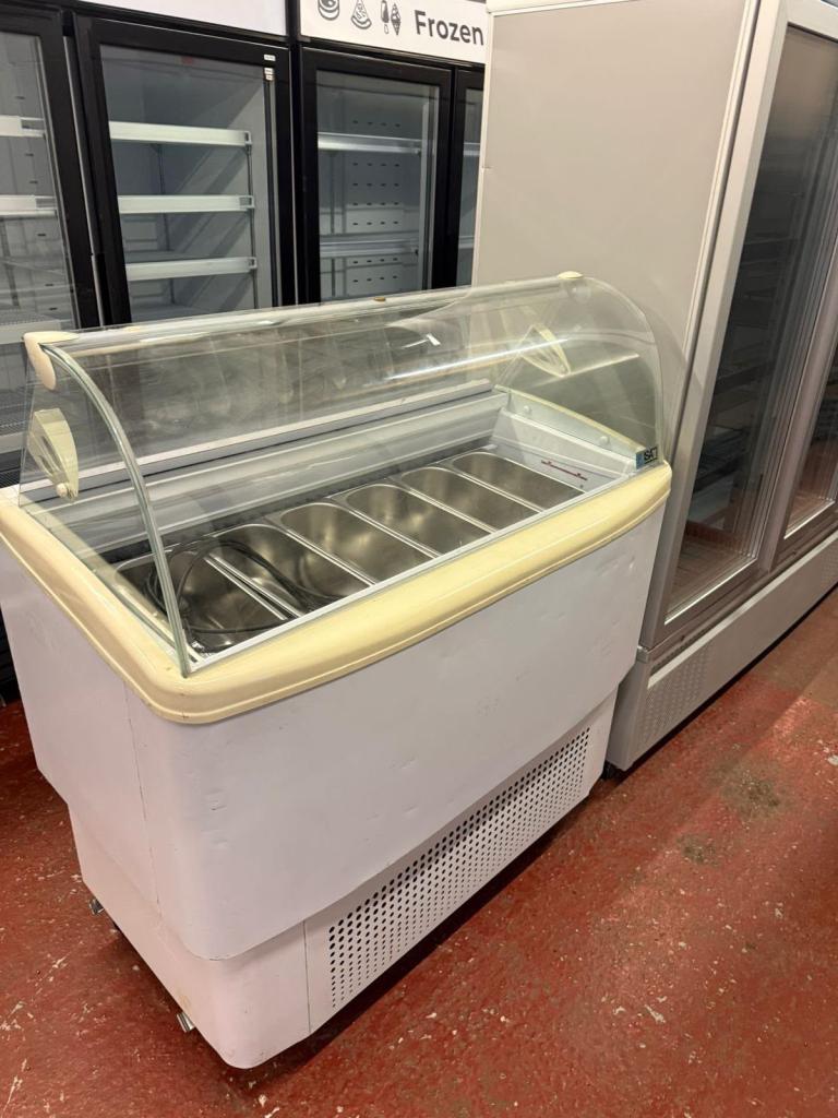 Commercial ice cream display freezer cafe shop restaurant Italian make 