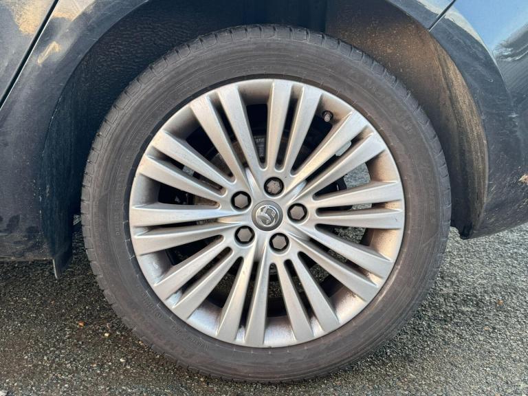 2014 Vauxhall Astra 1.4 16v Excite Euro 5 5dr HATCHBACK Petrol Manual