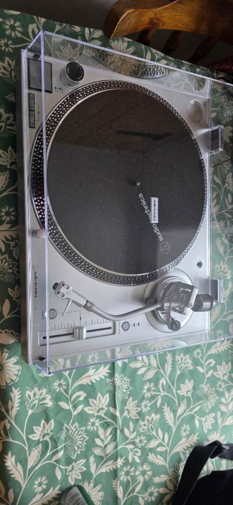 Audio-Technica LP120XUSBSV Manual Direct-Drive Turntable (Analogue & USB) Silver