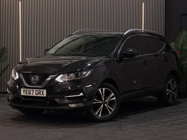 2017 Nissan Qashqai 1.2 DiG-T N-Connecta 5dr Xtronic HATCHBACK PETROL Manual