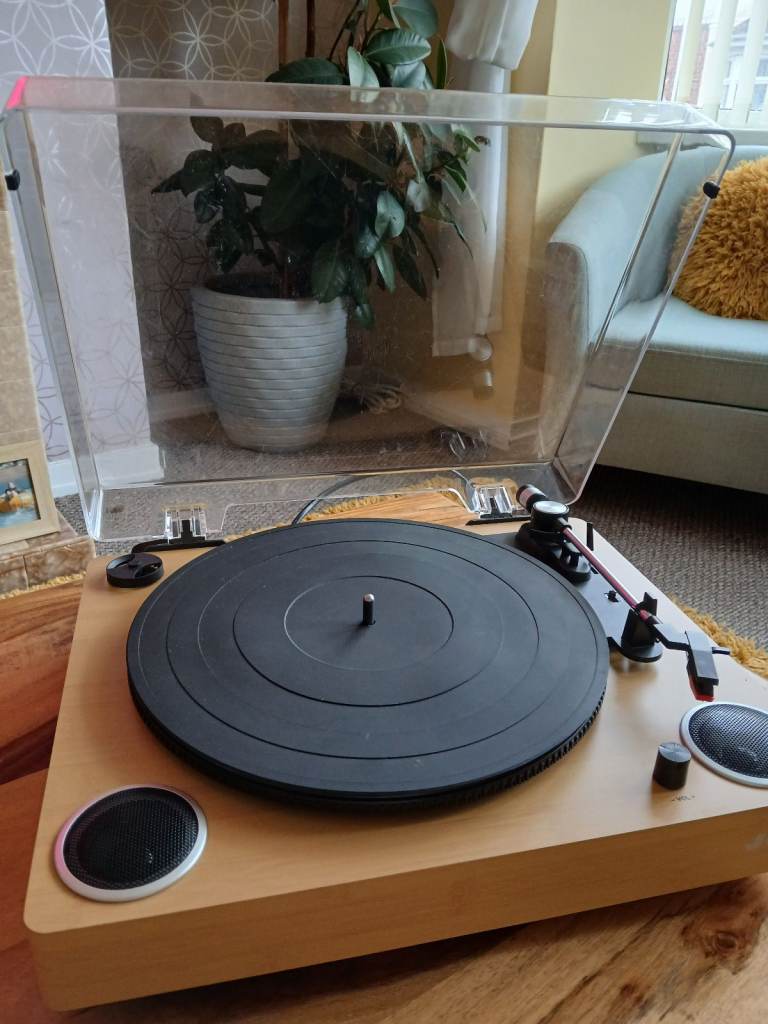 Record player 