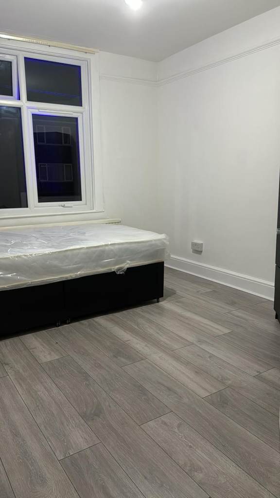 Big Size Double Room to Let in London Road, SS12 0AN, Wickford