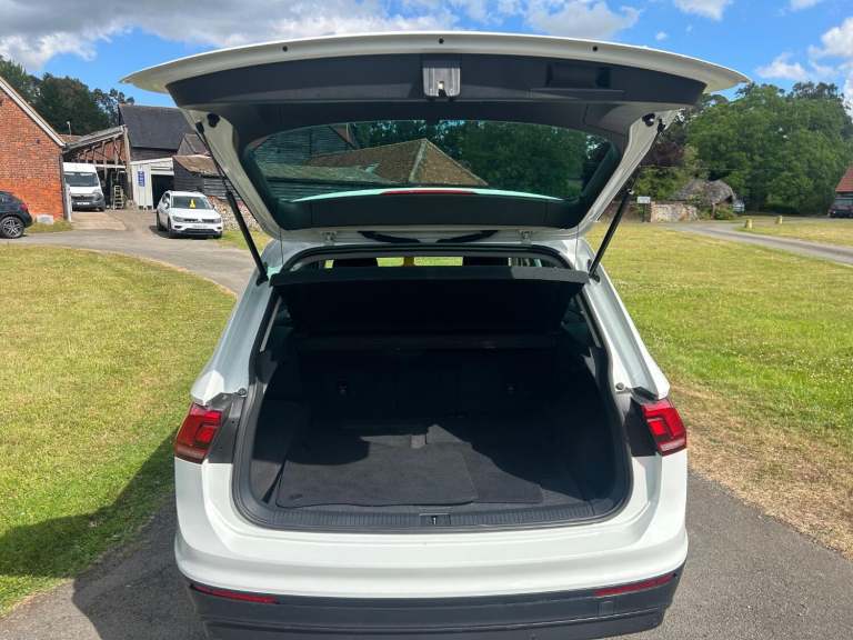 VOLKSWAGEN TIGUAN 2.0 TDI BlueMotion Tech SE Navigation 2016