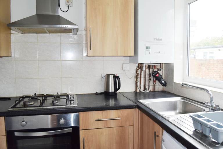 2 Bedroom House to Rent in Feltham