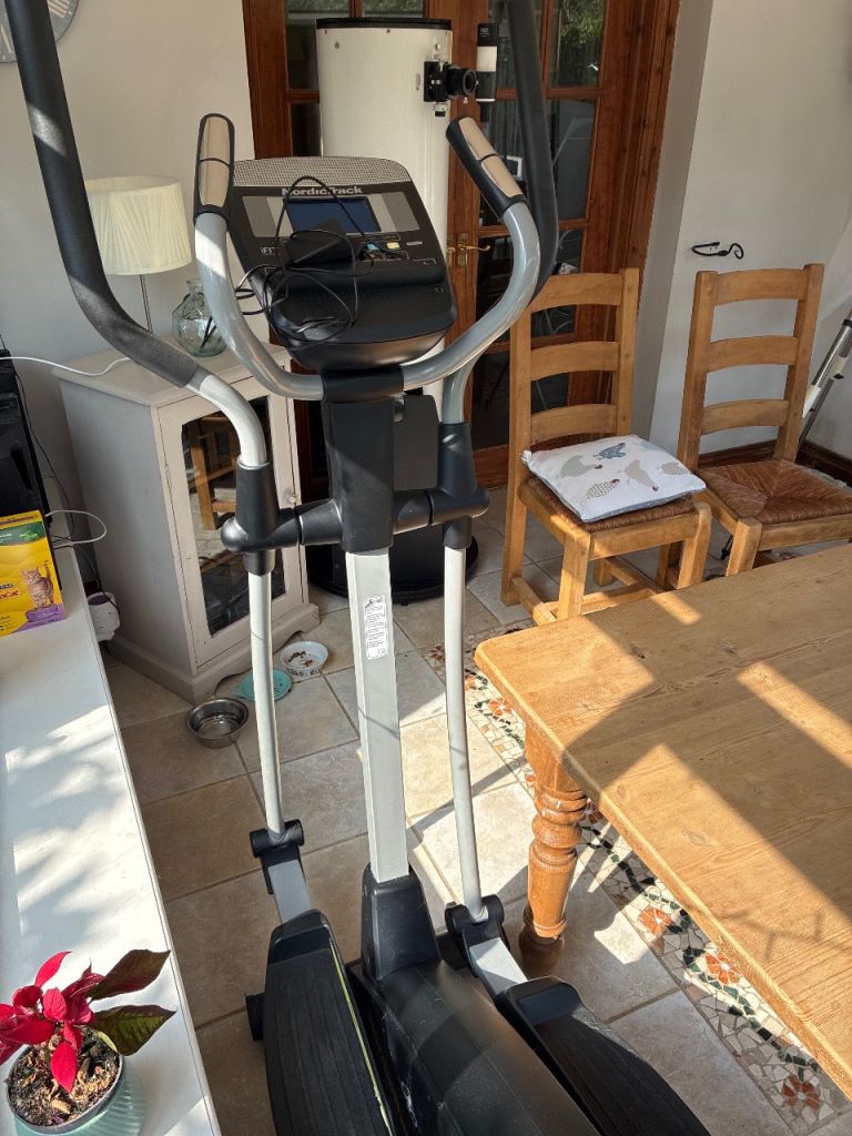 Cross Trainer Elliptical Machine – Good Condition