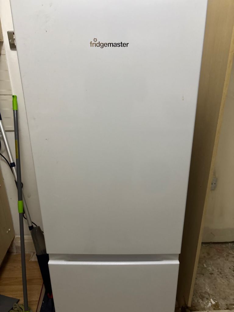 Fridgemaster Fridge Freezer - White, Good Condition