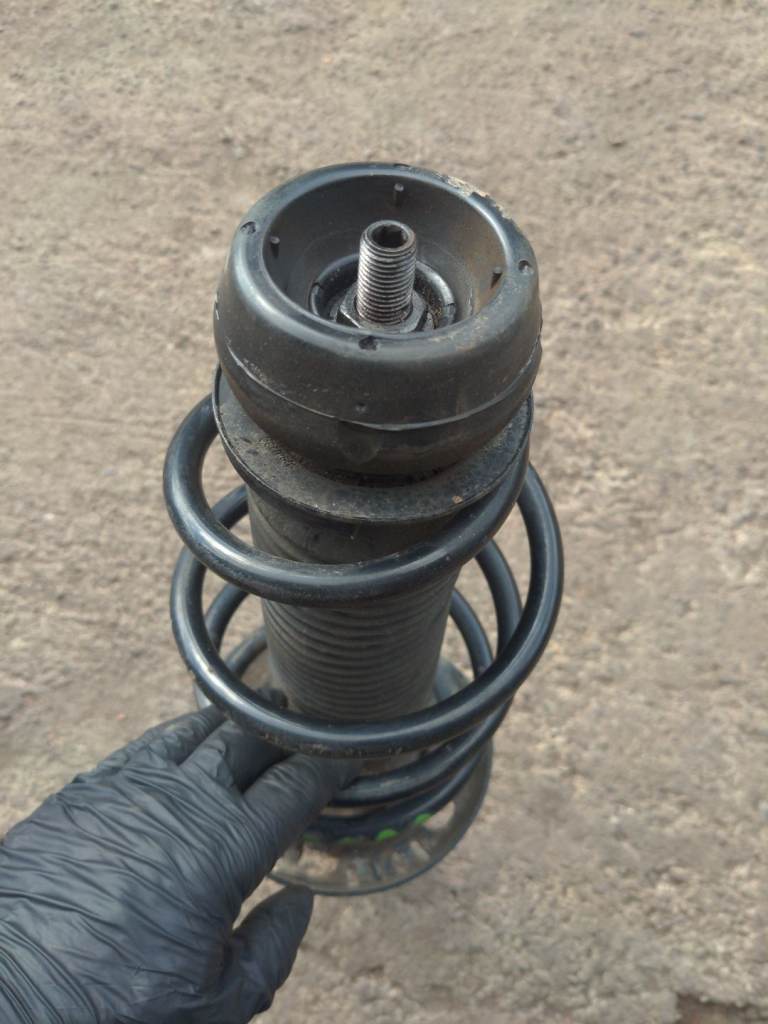 VW polo coil spring with strut assembly 2016