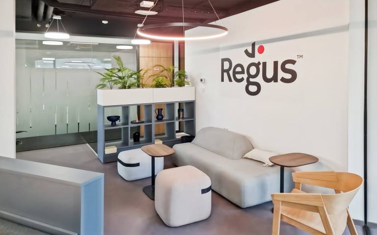 Basingstoke - RG21 7JR \ Flexible Desk Access Through Coworking Membership