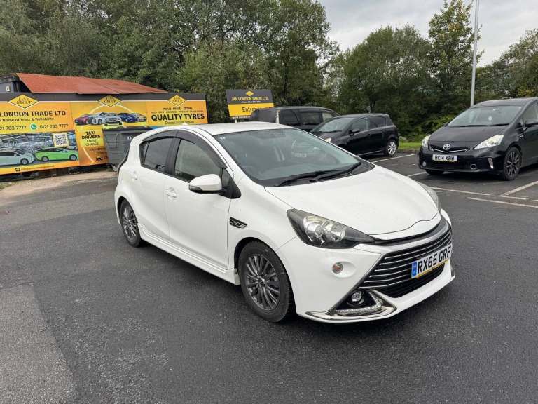 2015 Toyota Aqua Toyota Aqua Hybrid Petrol White 2015 5 Seater  1.5L Hybrid
