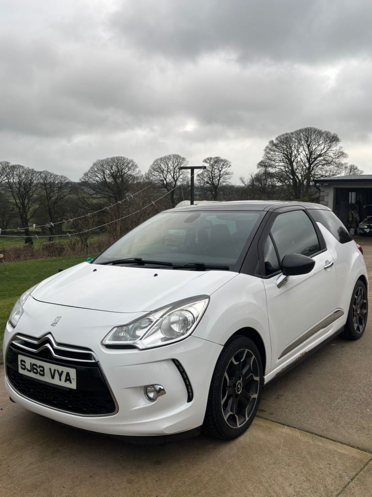 Citroen, DS3, Hatchback, 2013, Manual, 1560 (cc), 3 doors