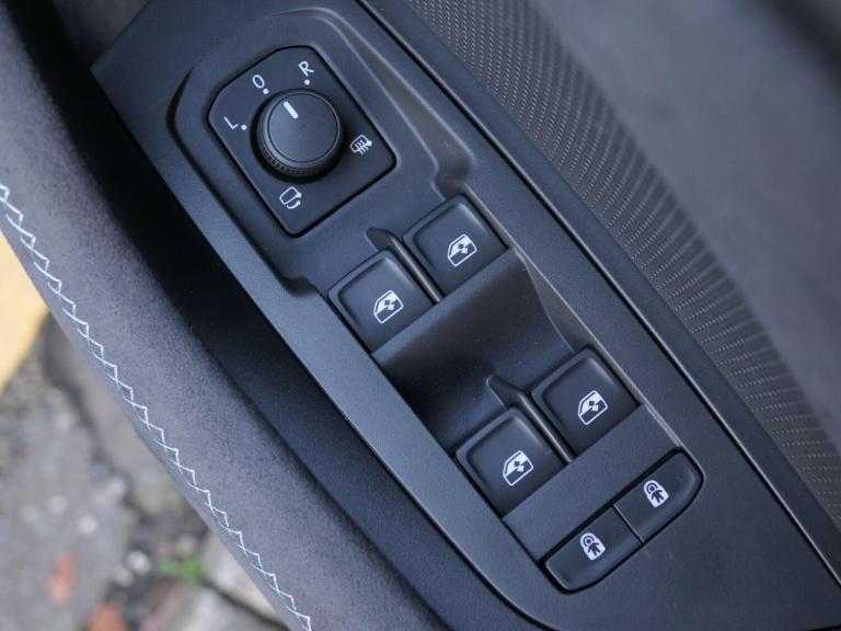 2025 Skoda Kodiaq 2.0 TDI SportLine DSG 4WD Euro 6 (s/s) 5dr (7 Seat) ESTATE Diesel Automatic