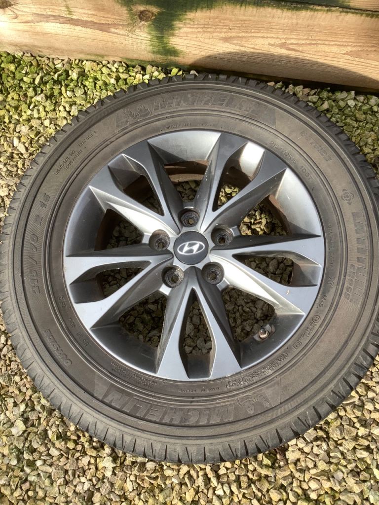 Hyundai ix35 alloy wheel 