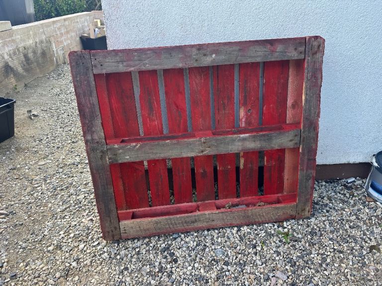 FREE PALLETS 