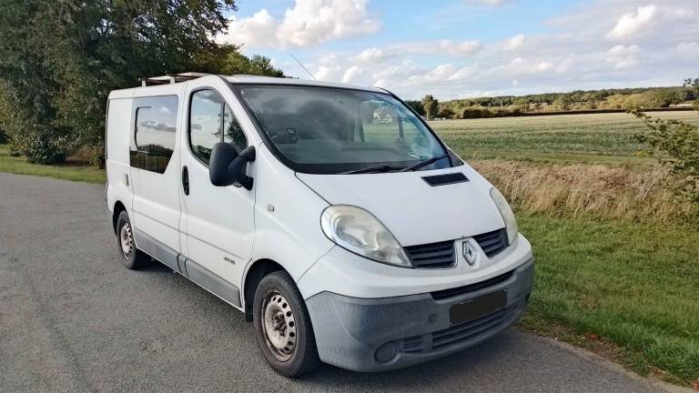 Renault Trafic (2010) Off-Grid Campervan