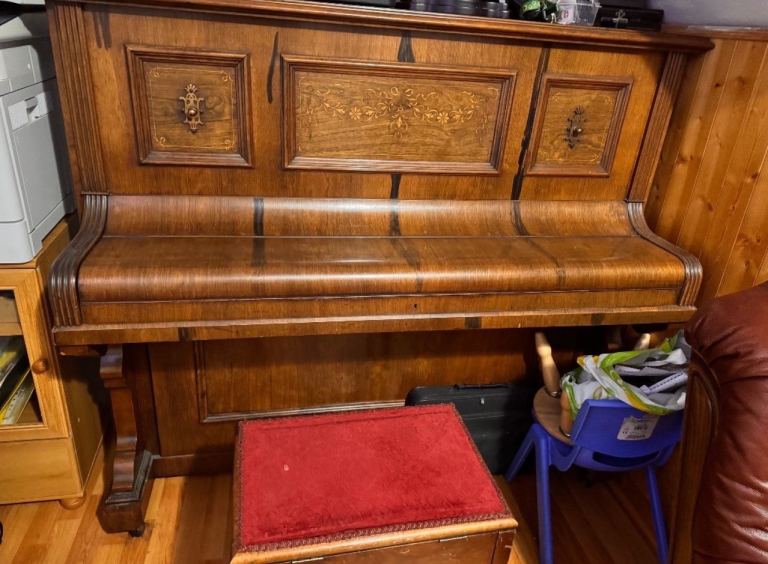 Römhildt Weimar upright piano