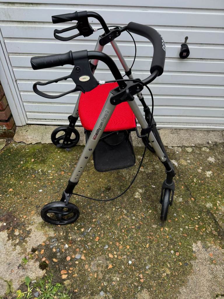 GO MOBILITY PACE 2 WALKER 