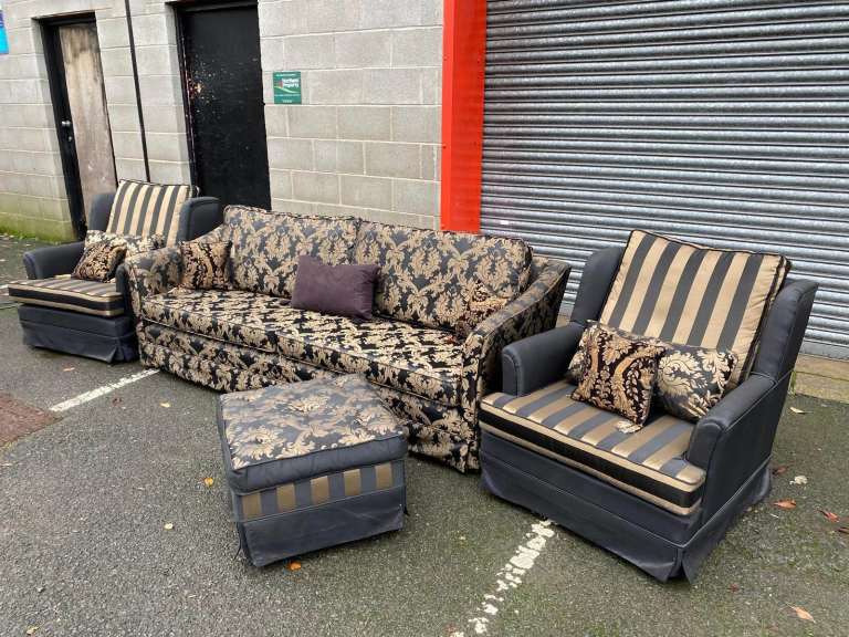 Black and Gold Pattern Fabric 3 Seater Sofa 2 Chairs with Footstool excellent condition 