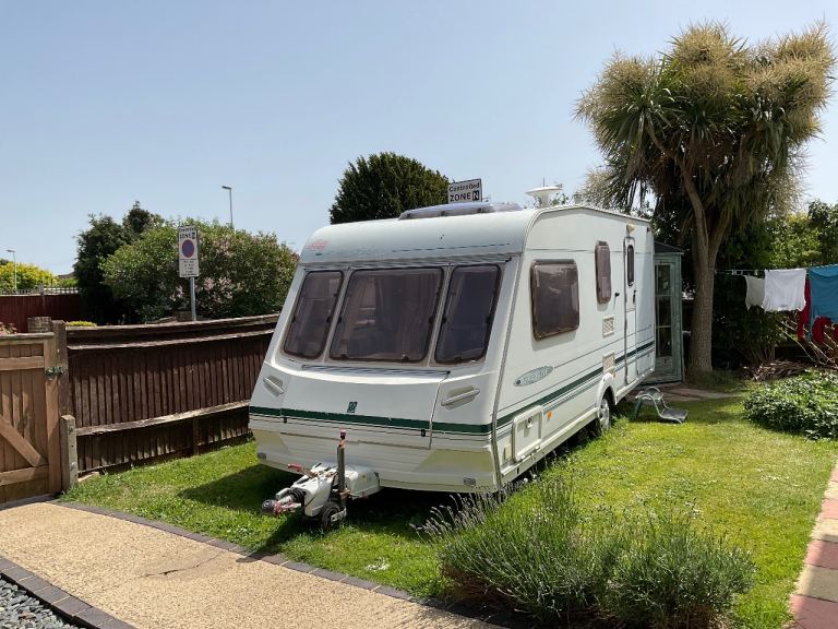 2006 4 berth caravan
