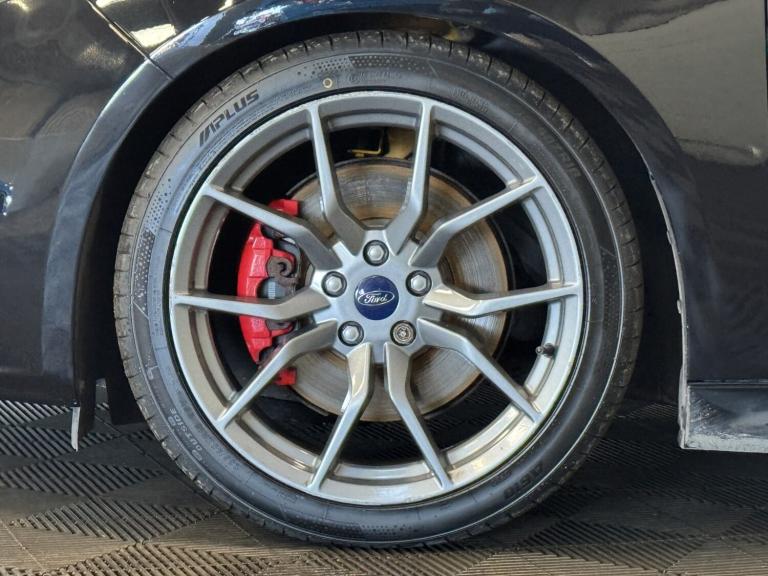 FORD FOCUS 2.0 T EcoBoost ST-3 Black Manual Petrol 2013