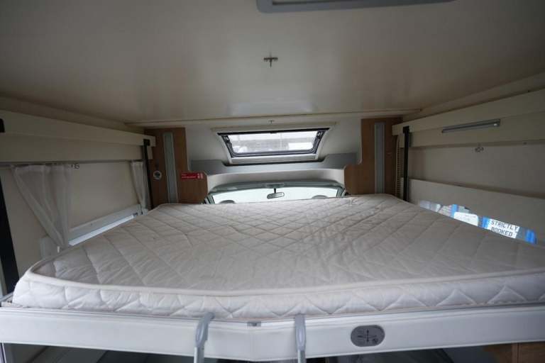 Roller Team T-Line 590 FIAT 4 BERTH 4 TRAVEL SEAT MOTORHOME