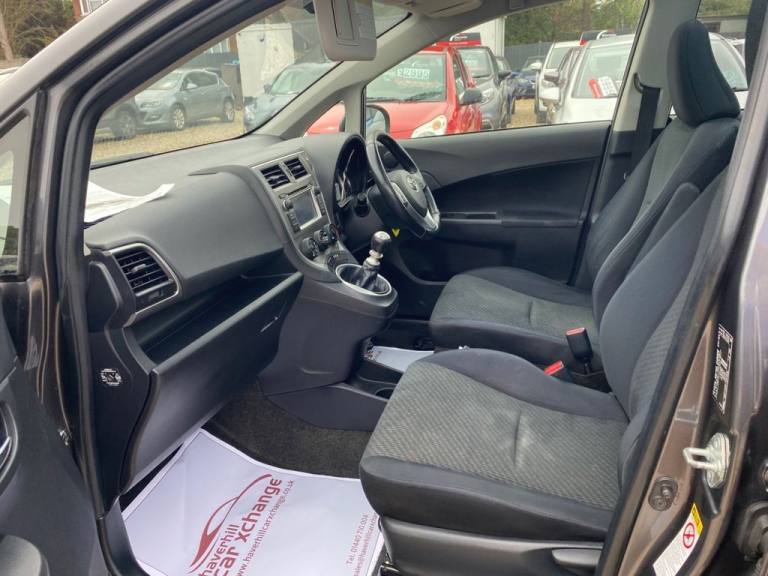 2011 Toyota Verso 1.3l 5d  98 BHP MPV Petrol Manual